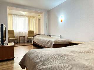 Гостиница Меркурий Находка Номер стандарт с 2 односпальными кроватями-1